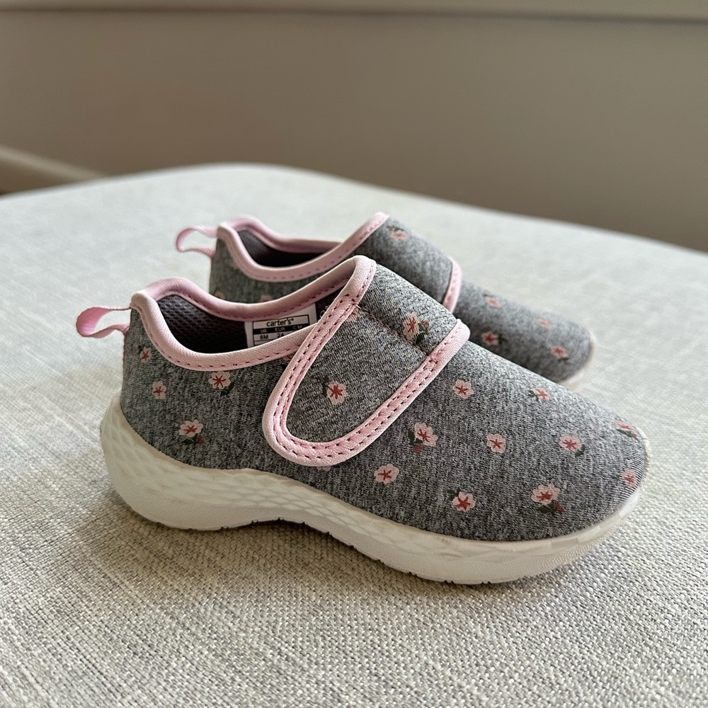 Carter's Lorena Toddler Sneakers NWOT (size 8)